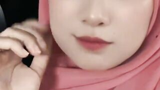 Unveiling Elegance: A Stunning Pink Hijab Look