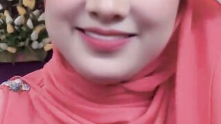 Unveiling Elegance: A Stunning Hijab Look 2