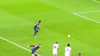 The Unstoppable Neymar: A Free Kick Masterclass