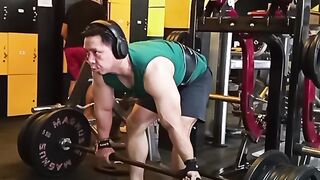 How to Perform a Heavy Barbell Deadlift Safely