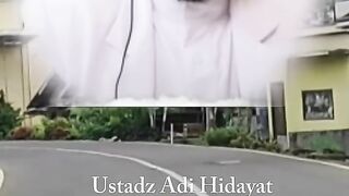 Ustadz Adi Hidayat 14