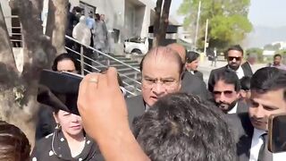 Imran Khan Granted Bail in Toshakhana Case_ Court’s Big Order _ Salman Safdar Reveals.mp4