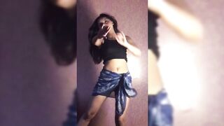 Indian Girl Aakriti Kunwar Dance 2