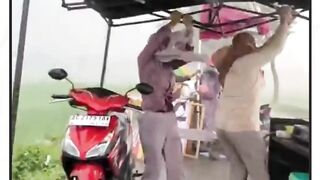 Hujan angin kencang saat UMKM di Trenggalek akan berjualan takjil