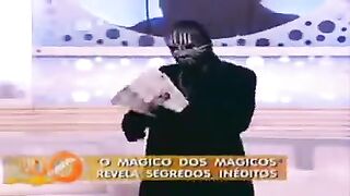 Mister M. Truque do jornal