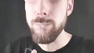 Normal people vape tricks vs This Guy ????