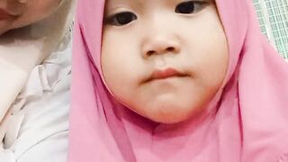 Hello guys! I’m at the Isra Mi'raj celebration at my mosque. I look pretty in my hijab, right?” ✨