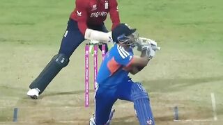Suryakumar Yadav beautiful six over secure leg