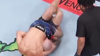 Does He Escape?? CRAZY submission!!