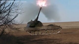 Ukrainian military near Soledar battlefield fire German-made howitzer at Russian positions
