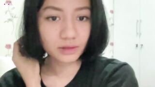 KHODAM YANTI MAKES BEAUTIFUL WOMEN TENSE fake woman prank