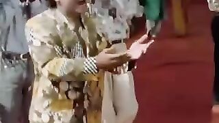 Olou ke pathe aa gae