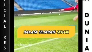 Pemain sepakbola yang memiliki tendangan keras