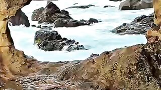 Pantai Watu Lumbung Gunungkidul ????????