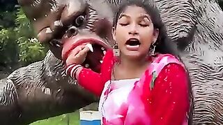 Becareful baby this is a gorilla