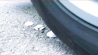 Esmagando Coisas Crocantes e Macias pelo Carro! EXPERIMENT CAR vs brinquedo LAGART