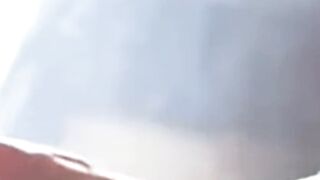 Seorang kurir paket yang diremehkan ternyata seorang milyader