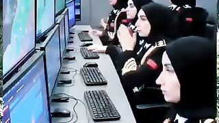 Ternyata Rudal Di Operasikan Oleh Tentara Wanita