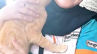 Ketika Oyen Curhat Ama Ema ema
