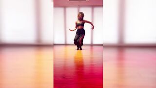 Indian Girl Nikita Kulkarni Dance 3