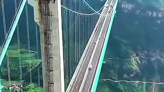 Jembatan terekstrem di dunia