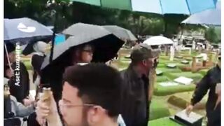 Prosesi Pemakaman Artis  vidi aldiano