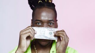 Funnyfuzzy - man with gold teeth showing off his money | Trending HD Video