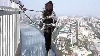 يىلى شىنجاڭ ئۇيغۇر ئاپتونۇم رايونى قۇرۇلغانلىقىنىڭ بىر