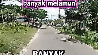 laki-laki yang sering banyak melamun