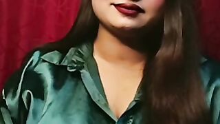 Bangladeshi Hot beautiful girl java ke open Video call show