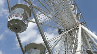 Wallpaper removal - big wheel close up | Trending HD Video