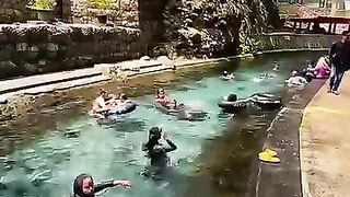 ????️ Cuma 40ribu aja udah bisa nikmati river tubing terpanjang sepanjang Kali Pusur di Klaten