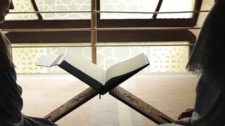 women reading quran | Professional HD Video 2