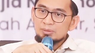 Ustadz Adi Hidayat 17