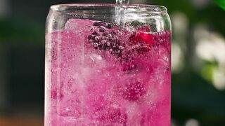 4K Computer Monitor - pouring sparkling water | Trending HD Video