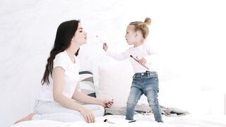 Funnyfuzzy - girl playing with make up | Trending HD Video