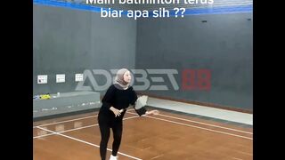 Biar apa main badminton?