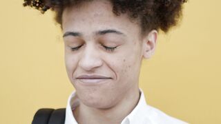 Funnyfuzzy - young person shaking head | Trending HD Video