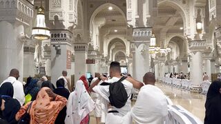 pilgrims in grand mosque of mecca | Professional HD Video