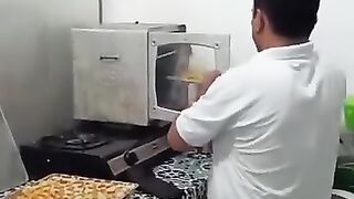 Jangan suruh laki bikin kue lebaran