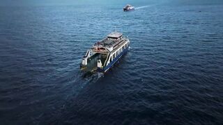 Wallpaper removal - a boat is traveling through the water | Trending HD Video