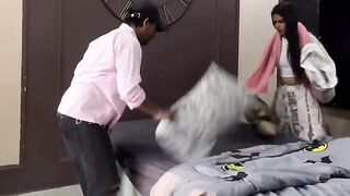 हम दोनों ऐसे ही है ???????? #comedy #funny #couplecomedy #ytshorts #shorts #youtube #youtubeshorts