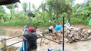 Terjadi banjir akibat hujan deras