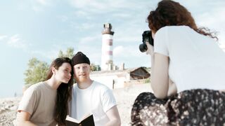 Funnyfuzzy - couple having picture taken | Trending HD Video