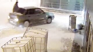 40 WEIRDEST THINGS CAUGHT ON SECURITY CAMERAS!