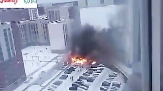 Пожар на авто стоянке. В росси.