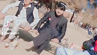 Hum nhi main ta Kise Sarkar ko