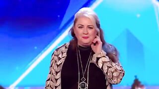 Female Comedian Has The Britain-s Got Talent JUdges IN HYSTERICS with her MIND-READING Audition