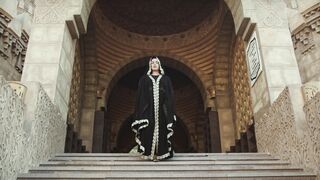 The Pioneer Woman - islamic woman in a mosque | Trending HD Video 2