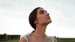 The Pioneer Woman - close up video of a beautiful woman | Trending HD Video 2